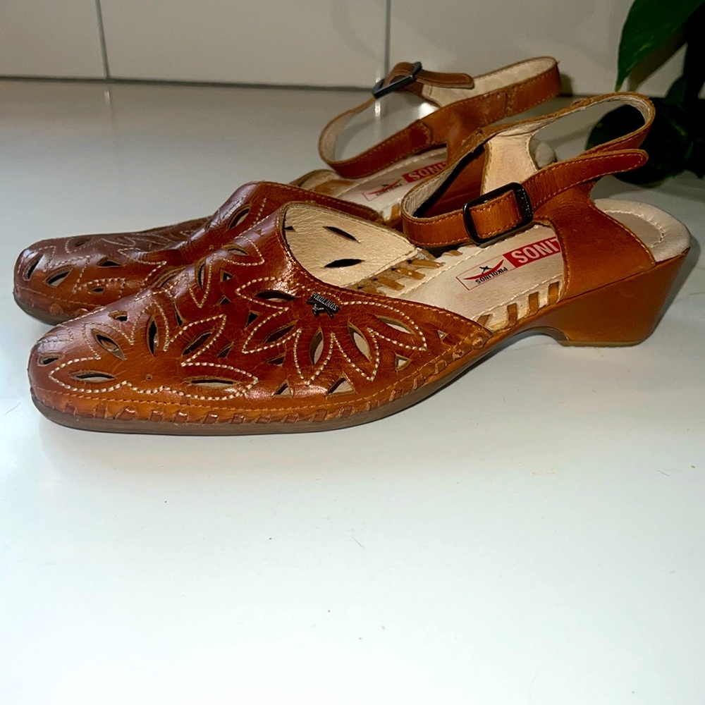 Pikolinos Leather sandal pump